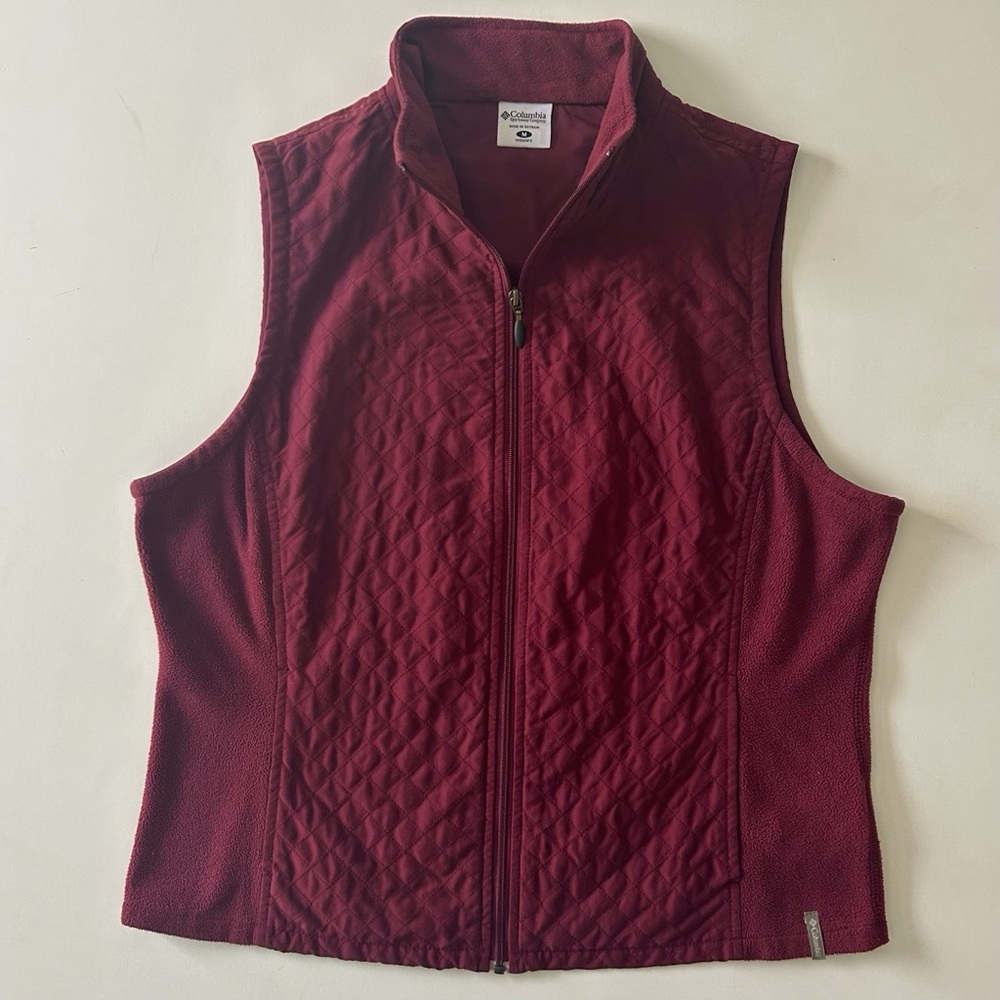 Columbia Maroon Quilted Vest - Lightweight Fall/Winter Layering Piece - Medium